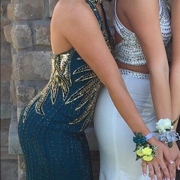 Sequin & beaded halter neck prom dress size 4 - Picture 4 of 4